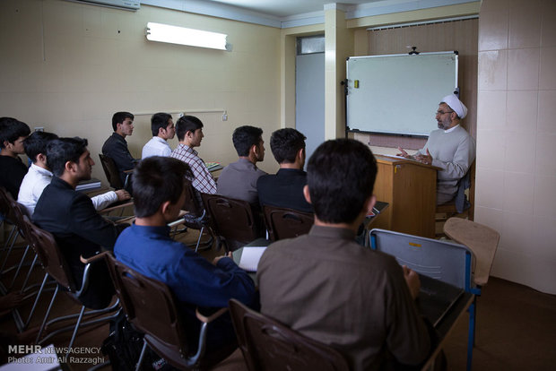 امکان حضور اساتید صدا و سیما در حوزه علوم اسلامی فراهم می شود