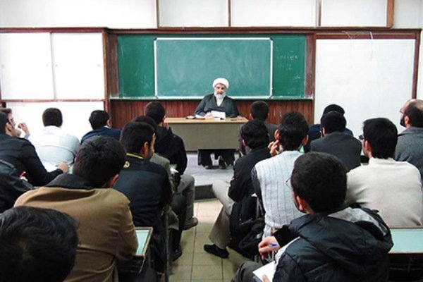 تدریس جزوه توسط استادان معارف دانشگاه ها ممنوع شد