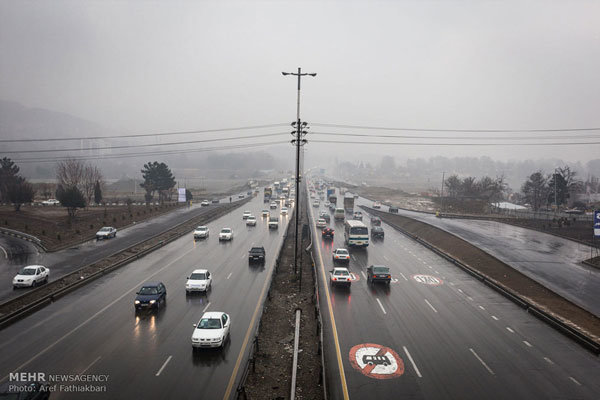 باران جاده های زنجان را لغزنده کرده است