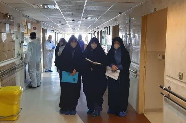 طلاب مدرسه علمیه ریحانه الرسول(س) لباس سپید جهاد پوشیدند