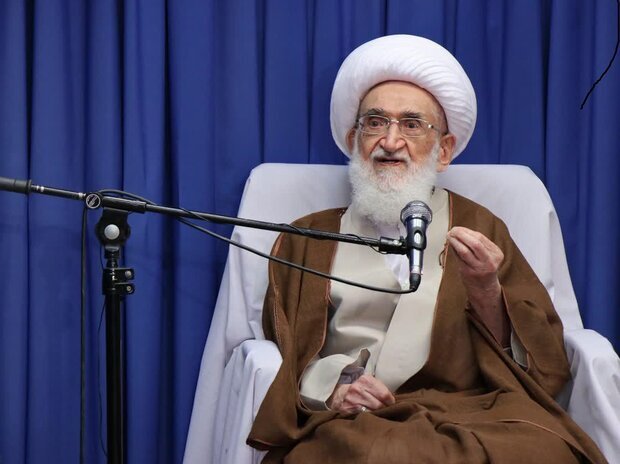 امام خمینی(ره) با پشتوانه فقهی خود انقلاب اسلامی را به ثمر رساند